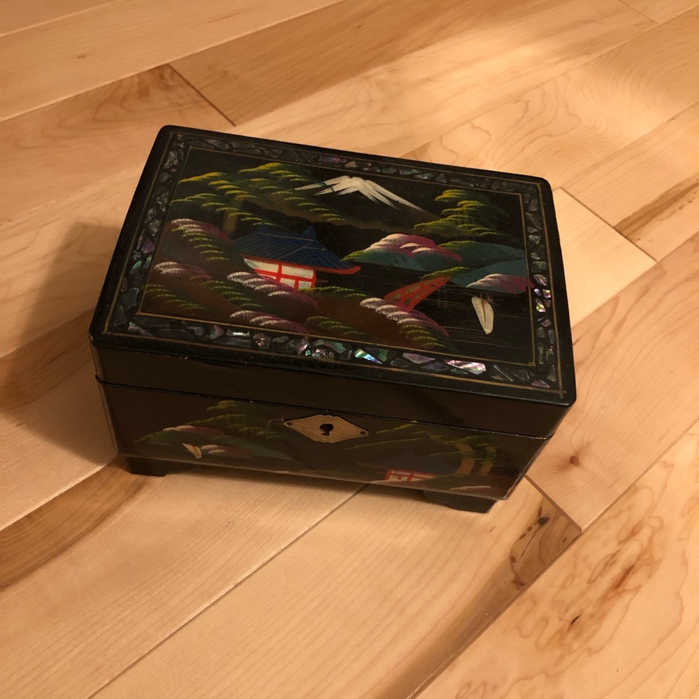 Vintage Japanese Mt Fuji Jewelry music box